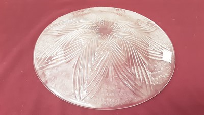 Lot 1033 - Lalique glass dish in the Oeillets pattern