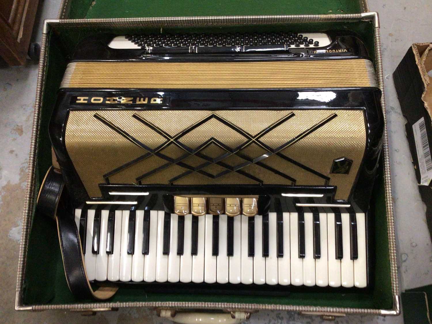 Lot 687 - Horner Vituola III 120 button piano accordion