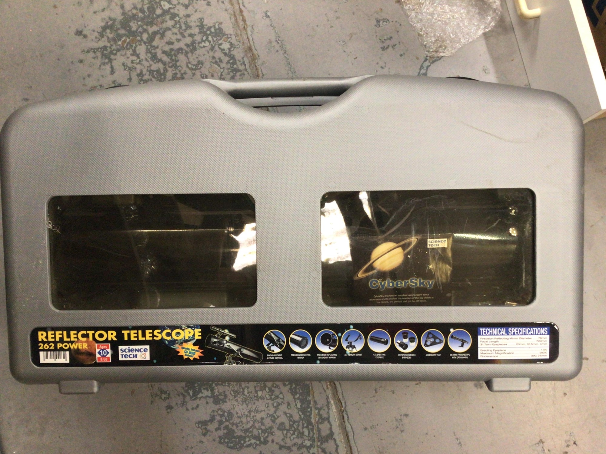 Lot 704 Reflector Telescope 262 power and case