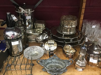 Lot 716 - Selection of plated ware including ice bucket, tea set, drink dispensers and trays