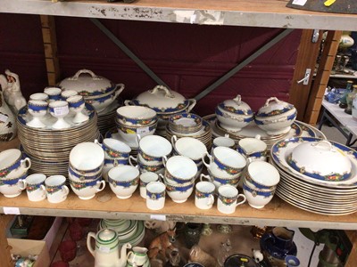 Lot 739 - Eusancus Somerset dinner and tea ware