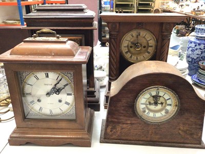Lot 325 - Four various mantel clocks