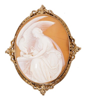 Lot 463 - Cameo brooch