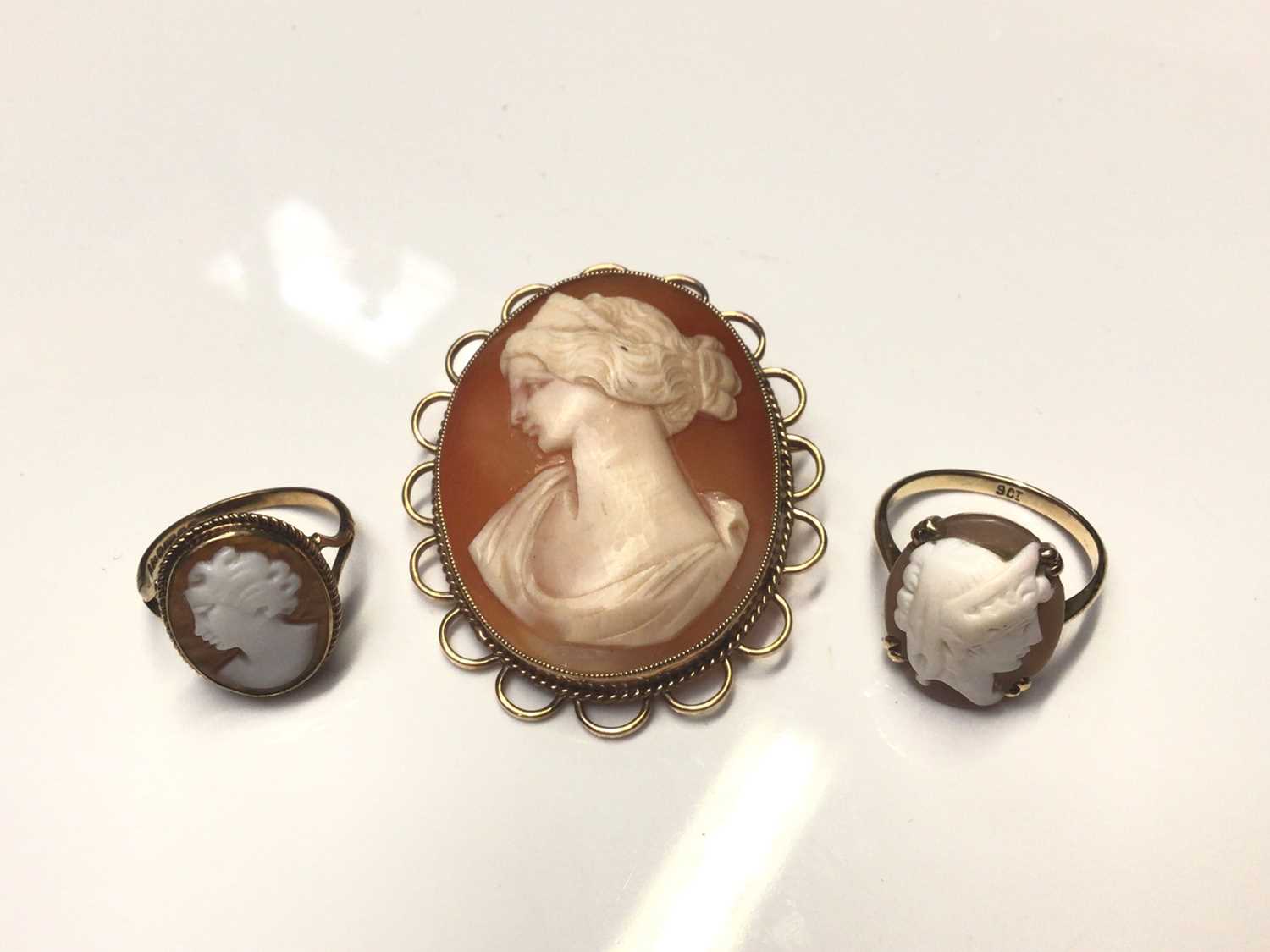 Lot 19 - Carved shell oval cameo depicting a female bust in 9ct gold brooch setting and two 9ct gold cameo rings