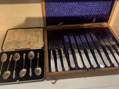Lot 249 - Set of six Victorian silver teaspoons in case, set of Victorian plated fruit knives and forks in case