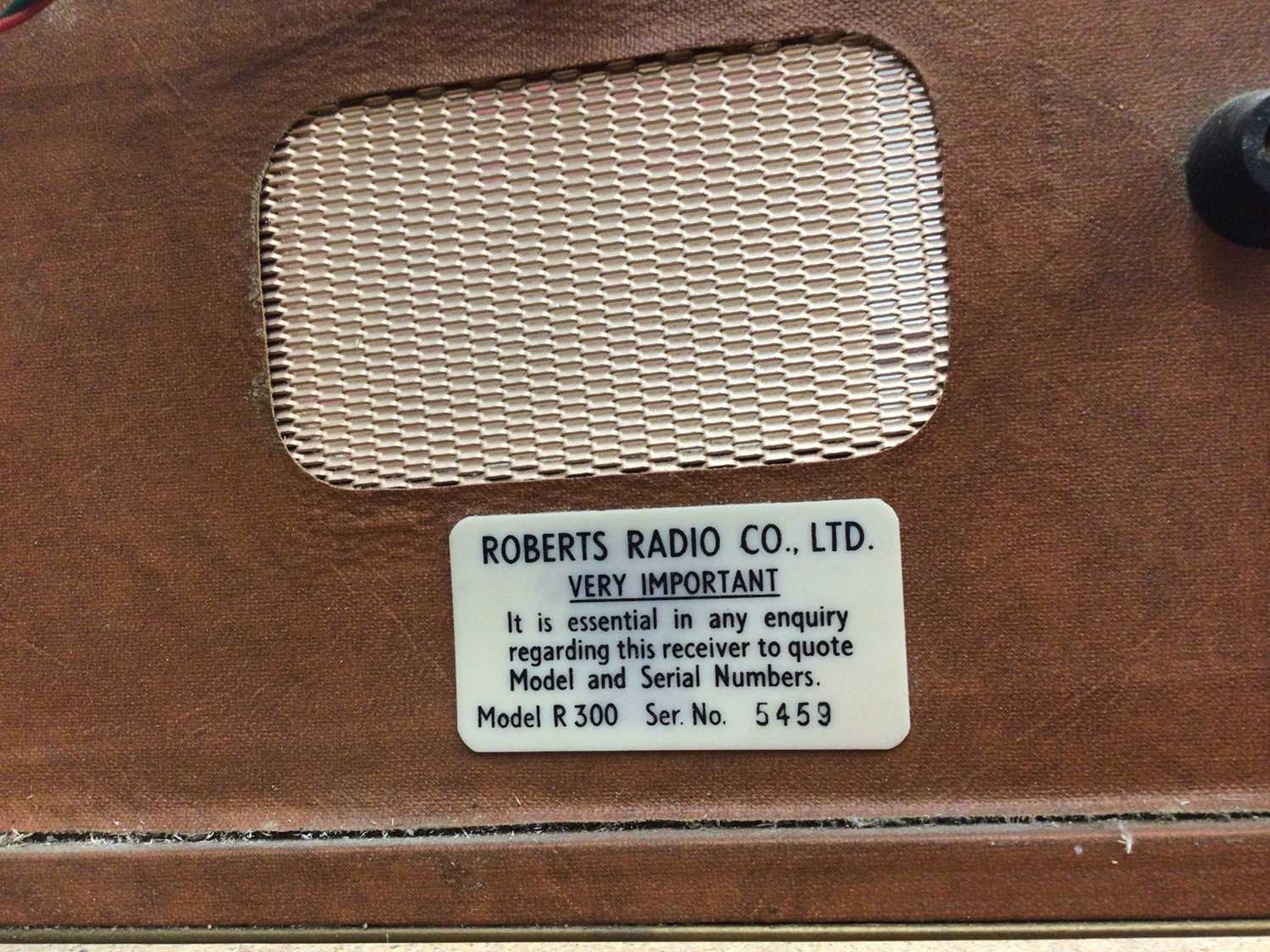 Lot 358 Vintage Roberts radio