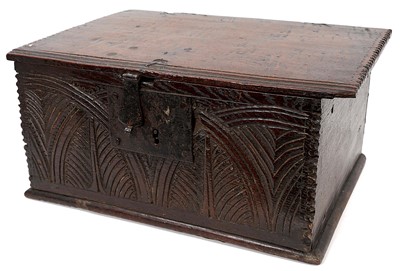 Lot 717 - 17th century oak bible box