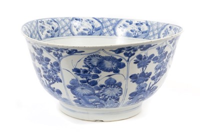 Lot 108 - Chinese blue and white bowl
