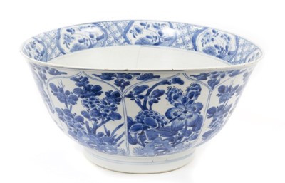Lot 108 - Chinese blue and white bowl