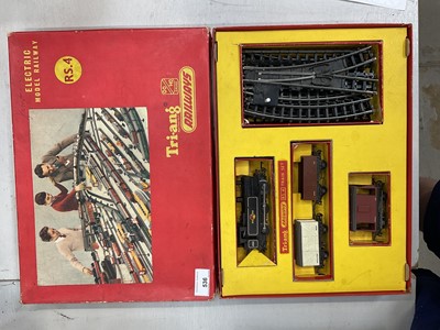 Lot 536 - Tri-ang 00 HO Gauge electric model railway in original box