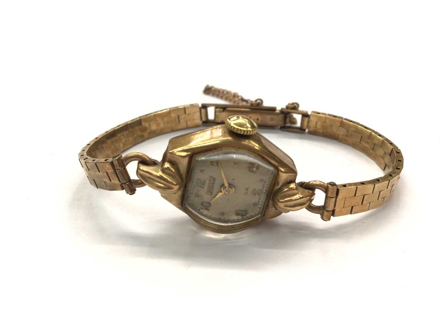 Lot 984 - 9ct gold ladies Rotary wristwatch on 9ct gold bracelet