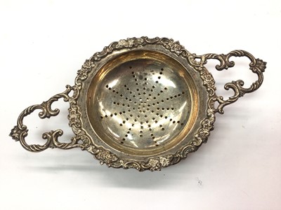 Lot 987 - Silver tea strainer and stand (London 1962)