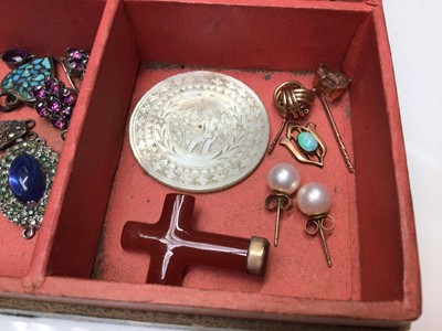 Lot 32 - Group of unmounted semi precious gem stones, Georgian clasp and other paste set clasps, two silver mounted cameo brooches, pair cultured pearl earrings and other bijouterie