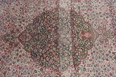 Lot 1500 - Kashan design rug