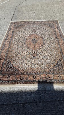 Lot 1352 - Rug