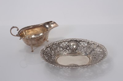 Lot 150 - George V silver sauce boat, (Birmingham 1924), maker A J Zimmerman, together with a continental silver dish, marked 835, all at 6ozs (2)