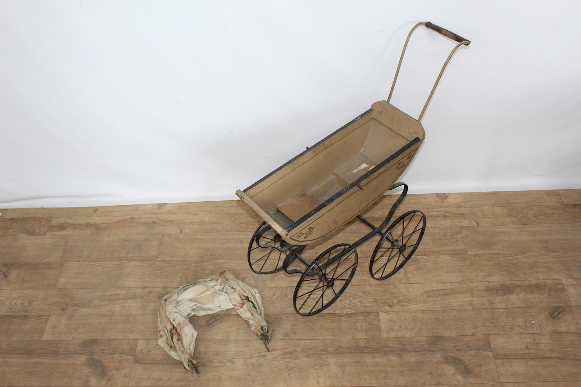 Lot 162 Victorian Doll's pram