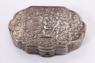 Lot 428 - Good quality George IV silver snuff box with repoussé decoration depicting Minerva, Venus and Cupid with scrolling arabesque foliage and gilded interior, by John Betteridge, Birmingham 1826. 88mm x...