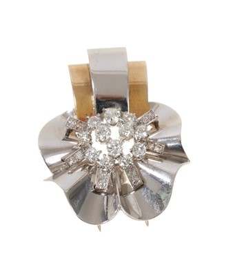 Lot 504 - Art Deco diamond clip