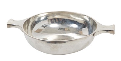 Lot 408 - Edwardian silver quaich of conventional form (London 1903), maker Goldsmiths & Silversmiths Company Ltd, all at 12ozs, 24.5cm in overall diameter