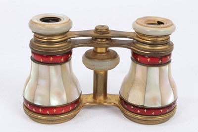 Lot 986 - Pair late 19th century opera glasses, cased