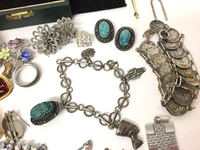 Lot 20 - Costume jewellery including Georgian mourning brooch, Scottish pin and other items