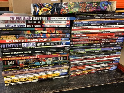 Lot 1745 - Collection of DC Comics, Teen Titans, Outsiders and others