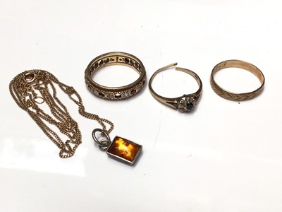 Lot 33 - Group of 9ct gold jewellery to include a necklace, bracelet, chain and three rings