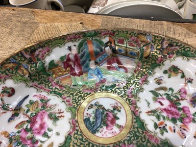 Lot 12 - Chinese Famille Rose tureen and stand