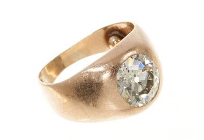 Lot 428 - Antique diamond ring with an old cut diamond in gold setting