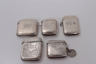 Lot 131 - Group of five Victorian and later silver vesta cases (various dates and makers), all at approximately 4ozs.