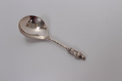 Lot 88 - Edwardian silver teardrop bowl caddy spoon with twisted handle and cast apostle knop, Chester 1904, makers mark rubbed 8.5 cm