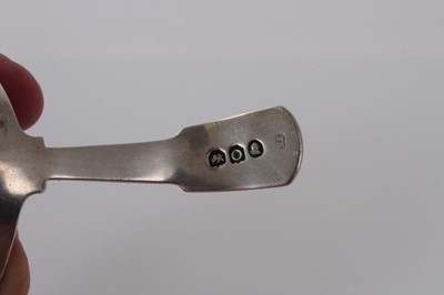 Lot 94 - George III silver oval bowl caddy spoon with fiddle pattern handle, London1809, Josiah Smart