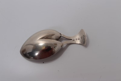 Lot 118 - George III silver heart-shaped caddy spoon with reeded handle, Birmingham 1808, Joseph Willmore 6.6 cm