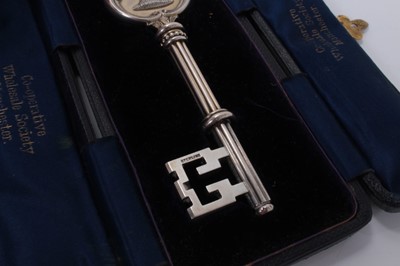 Lot 120 - Edwardian silver presentation key marked sterling and dated 1901 in fitted box 13 cm