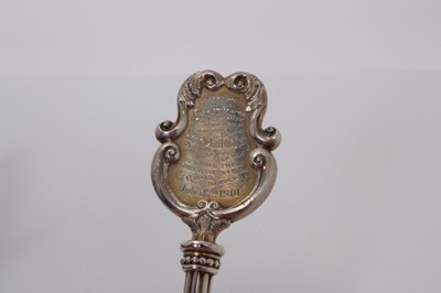 Lot 120 - Edwardian silver presentation key marked sterling and dated 1901 in fitted box 13 cm