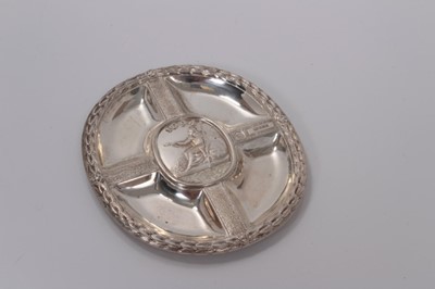 Lot 123 - Modern Bank of England  commemorative silver dish with figure of Britannia, 11 x 9.5 cm