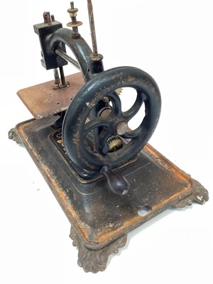 Lot 2458 - Vintage sewing machine in case