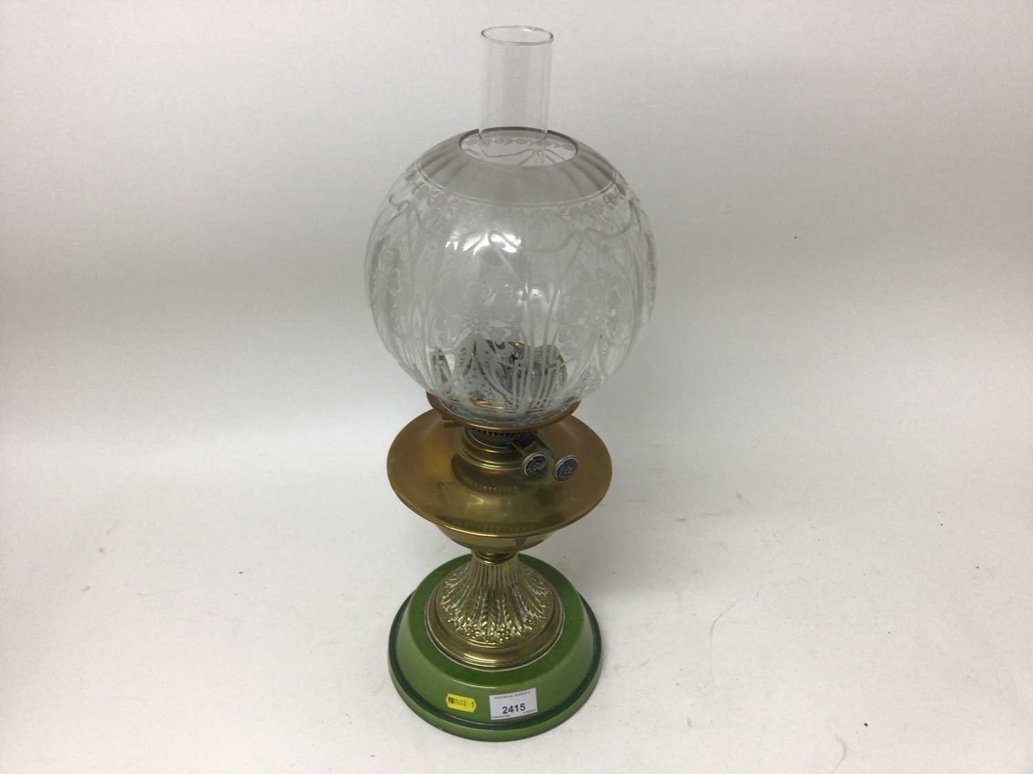 Lot 2415 - Edwardian brass oil lamp with etched glass