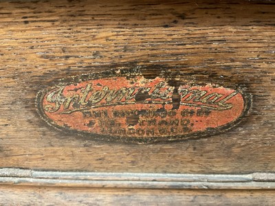 Lot 2637 - Oak cased clocking in clock