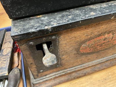 Lot 2637 - Oak cased clocking in clock