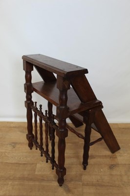 Lot 77 - Good quality set of oak library steps with spindle back and bobbin turned legs, 45cm wide, 95.5cm high