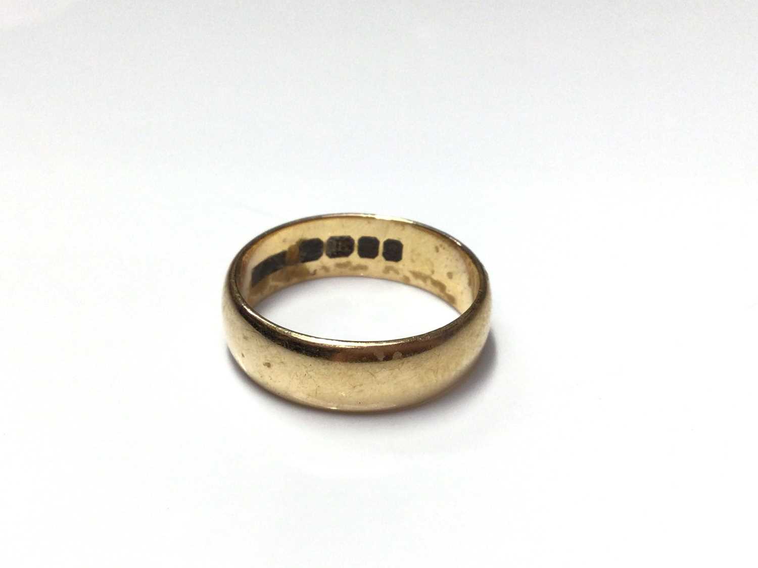 Lot 54 - 18ct gold wedding ring
