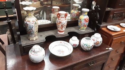 Lot 968 - Selection of Oriental ceramics