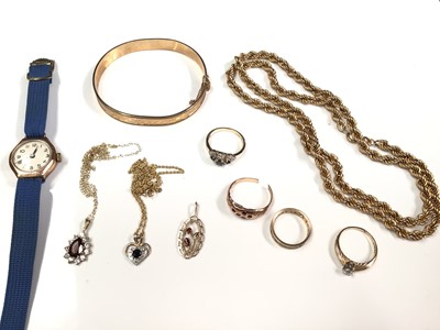 Lot 110 - Group of 9ct gold jewellery to include a bangle, rope twist necklace, four rings, three pendants and a gold cased wristwatch.