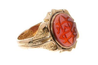 Lot 472 - Victorian 15ct gold intaglio ring