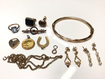 Lot 89 - Group of 9ct gold jewellery