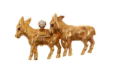 Lot 521 - Antique novelty gold brooch in the form of two donkeys