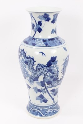 Lot 139 - Chinese blue and white baluster vase