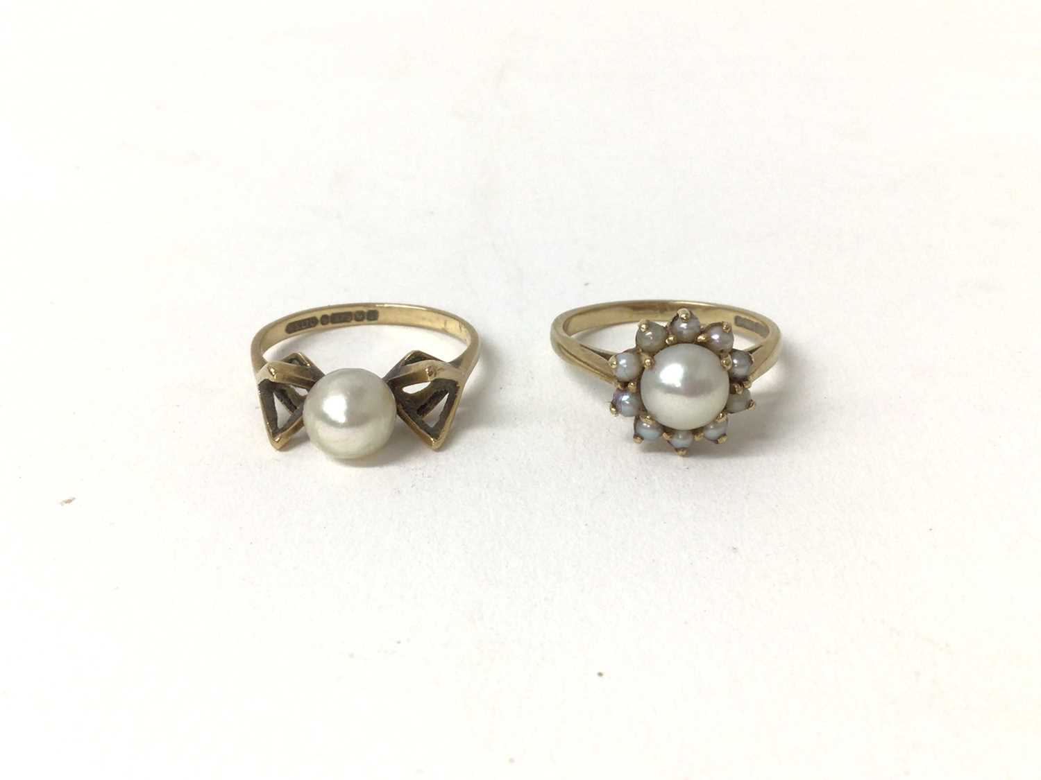 Lot 131 - Two 9ct gold cultured pearl rings